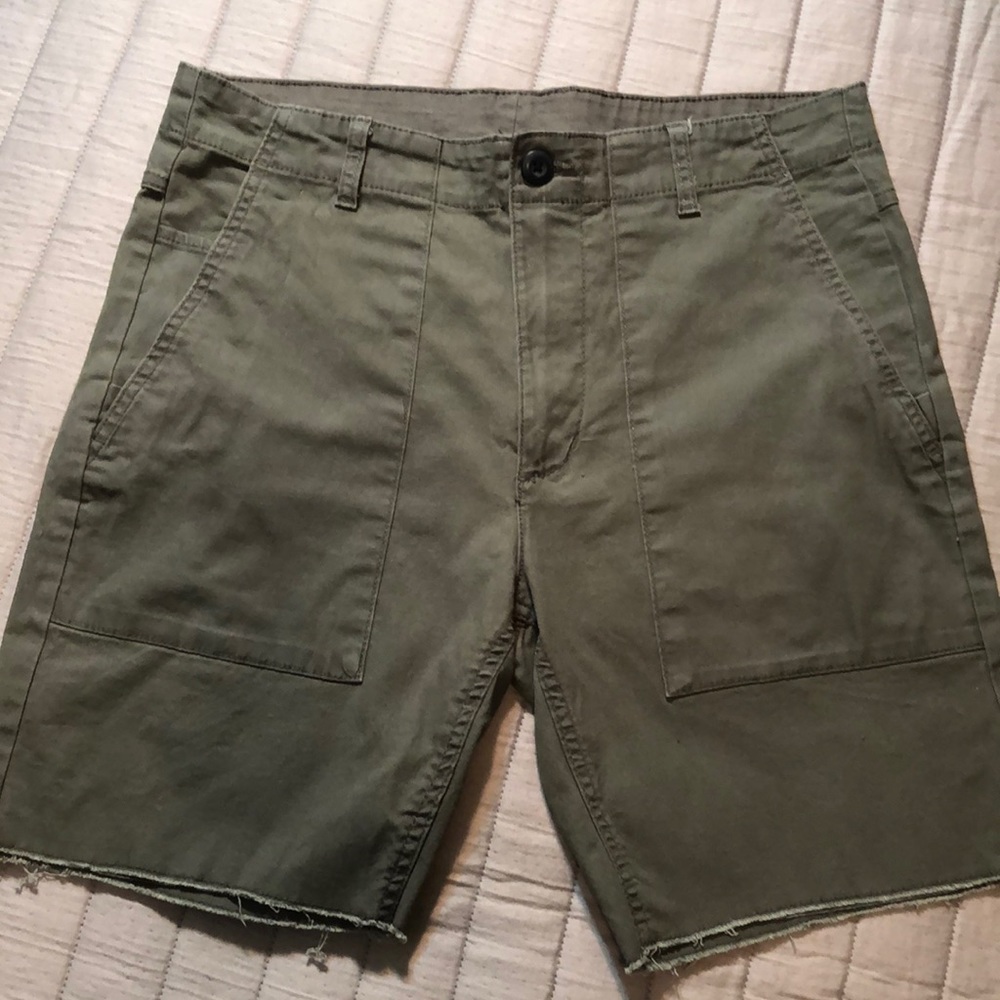 No Boundaries olive green short, fits like size 10